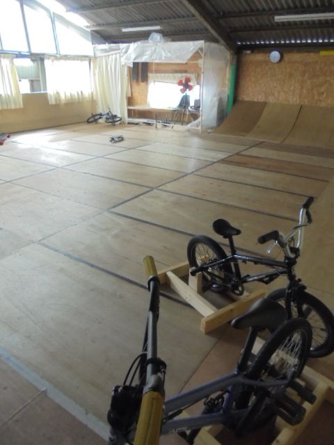 BMXなどのフロア