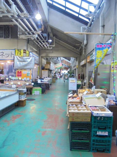 岡山中央市場のふくふく通りにある岡山市場ネット