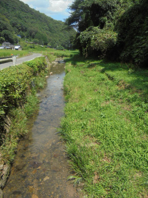 大野公会堂の前