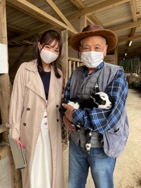 渋川動物公園で園長の宮本さんと