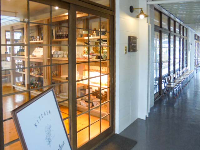 8つのお店が並ぶ「sense TSUYAMA」