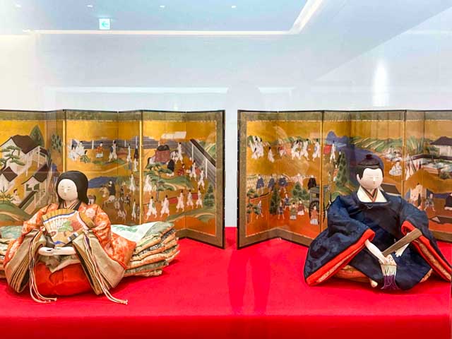 「日本人形と浮世絵」展示の様子①