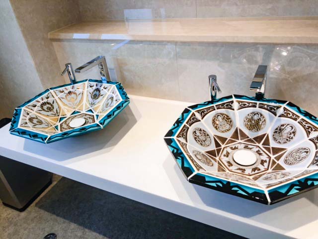 ペルシャ陶器『ラスター彩』を再現した手水鉢