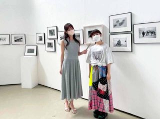 世界中で出会った人々や動物、風景を切り取った、モノクロフィルムの写真展「生きている」が開催中のカフェZ（岡山市南区）へ行ってきました♪