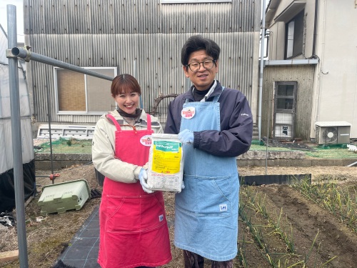 除草剤を紹介する難波リポーターとたむたむ