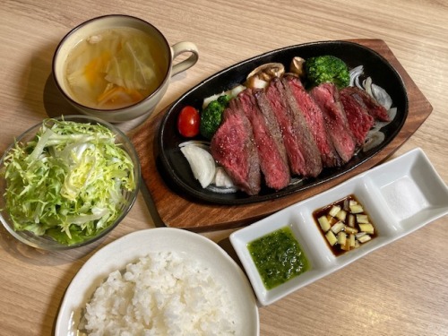 千屋牛のリブロースステーキのまるごとおかやま定食