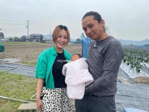 原田さん夫婦と三女の桜ちゃん