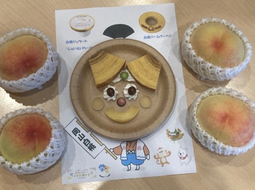 桃太郎の顔をモチーフにしたスイーツ