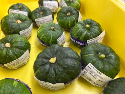 メルカートたまきた果菜館内で販売されているカボチャ