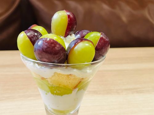 岡山県産ぶどうのパフェ1,799円