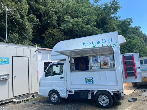 キッチンカーでたこ焼き販売も！