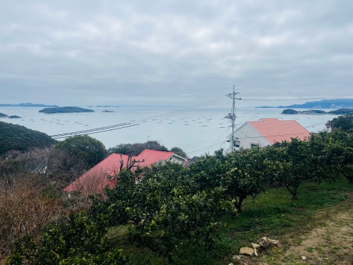 鹿久居島にある農園を訪れました