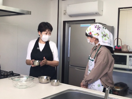 久保さんと難波リポーター