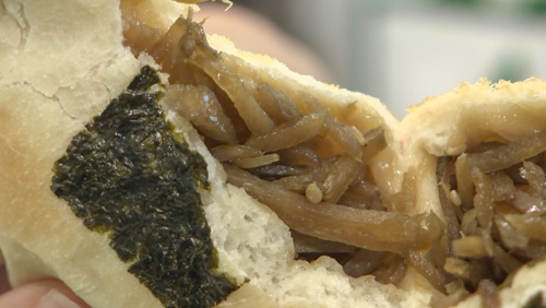 地元特産のごぼう「間倉（まぐら）ごぼう」が使われています