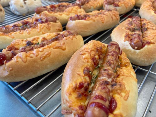 米粉を使って作られた「おこめパン」
