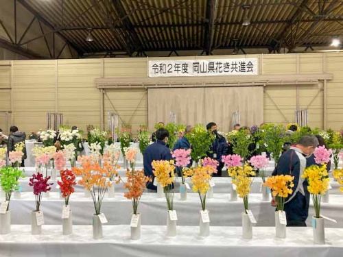花いっぱいの会場