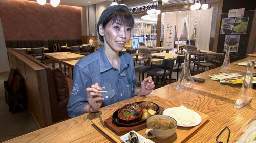 すごく肉厚なんですけど、柔らかい。ボロネーゼソースとよく絡まっていてとっても美味しいです！