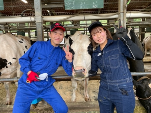 中国四国酪農大学校 新極 朋也さんと竹村 芙佳さん