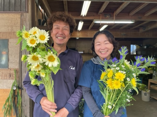 JA晴れの国岡山 蒜山花卉部会 吉原 清正さんと菜穂美さん