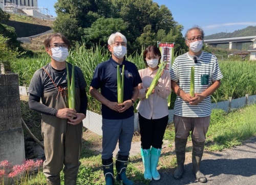 里庄町長と片山さんと山中さんと難波さん