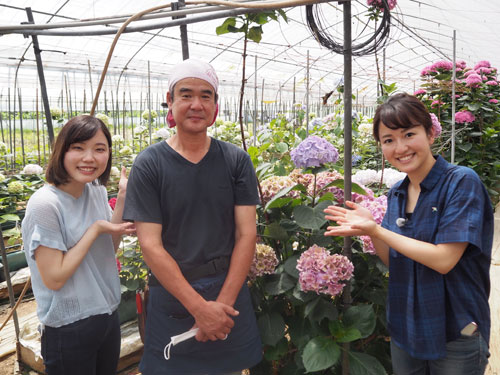 左から熊澤リポーター、黒田さん、千神リポーター