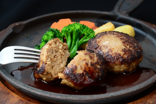 黒豚 手捏ね粗挽きハンバーグ（100ｇ×10個）