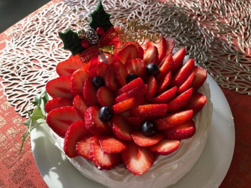 栄養満点料理　簡単イチゴのクリスマスケーキ