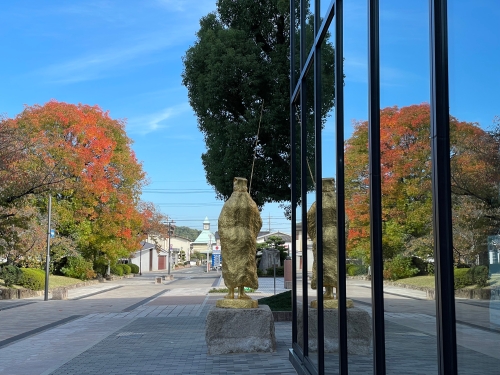 釣り人と、2本の楷の木? | 井原市 みこみのさん