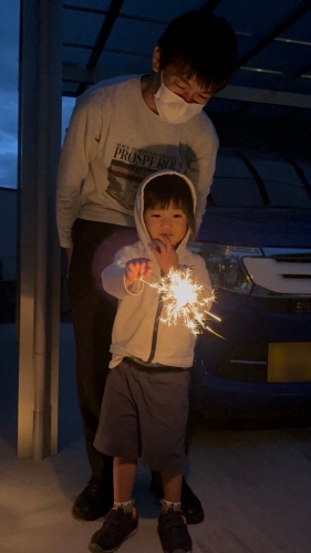 初めての手持ち花火 | 高松市 宇宙さん