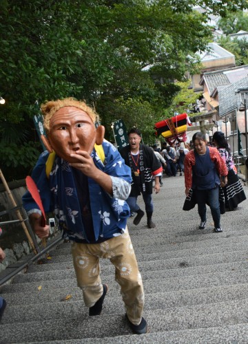 今年も素隠居に叩かれる | 倉敷市 まるちゃんさん