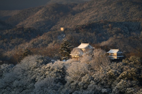 雪化粧した備中松山城 | 早島町　マンさん