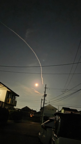 神秘的な飛行機雲 | 倉敷市　かなさん