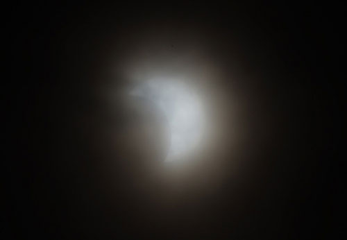 雲間の部分日食 | 倉敷市　片山さん