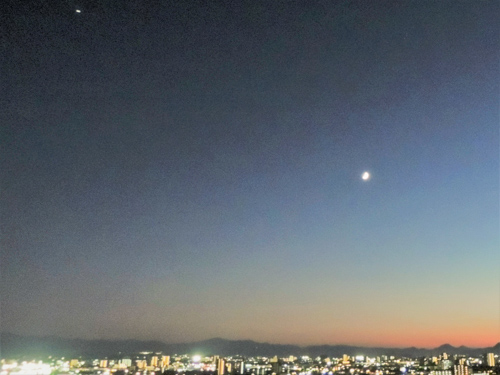 秋、夕暮れ、三日月 | 高松市　泉本さん