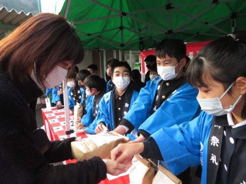 種まきから販売まで | 新見市 名越さん
