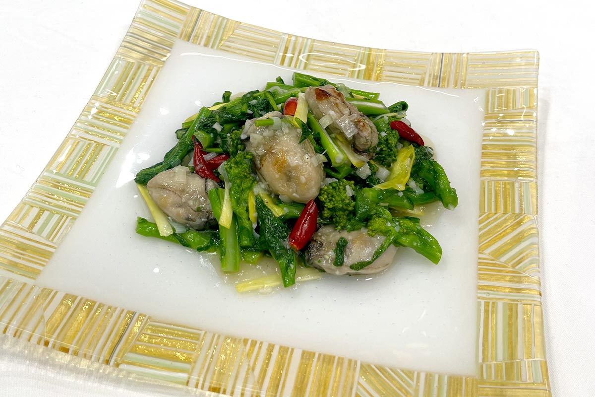 菜の花と牡蠣のニンニク炒め