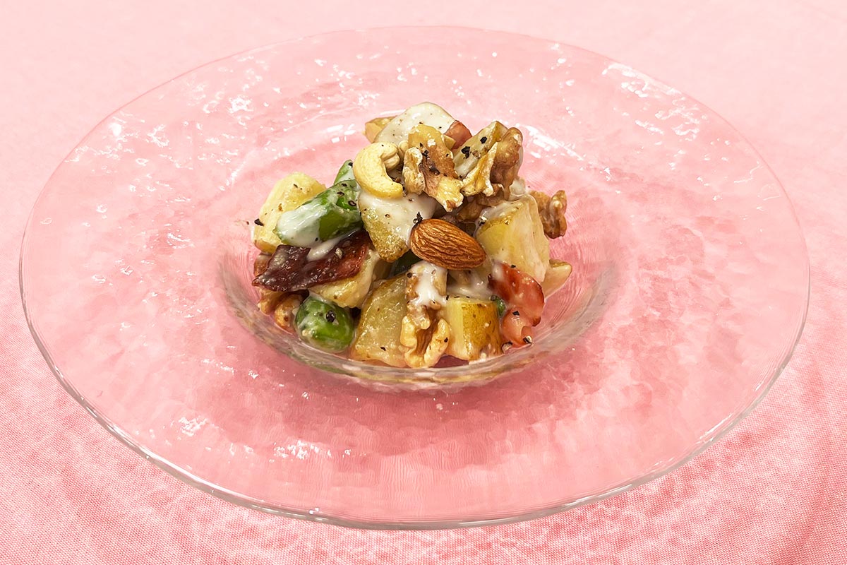 新じゃがとザクザクナッツのポテトサラダ