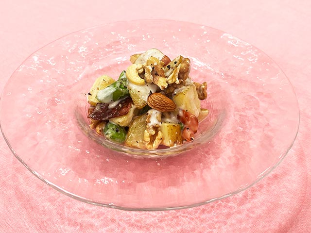 新じゃがとザクザクナッツのポテトサラダ らくウマ☆キッチン - いま