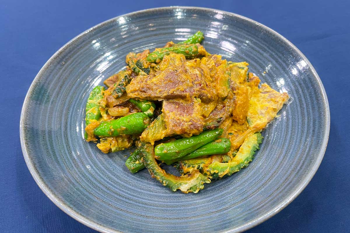 牛肉と夏野菜のカレーマヨ炒め