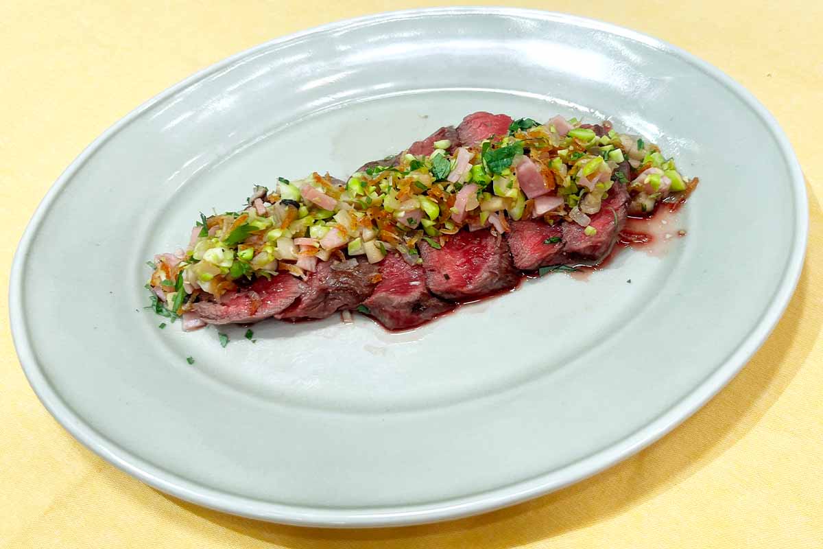 牛ステーキ　枝豆ソース