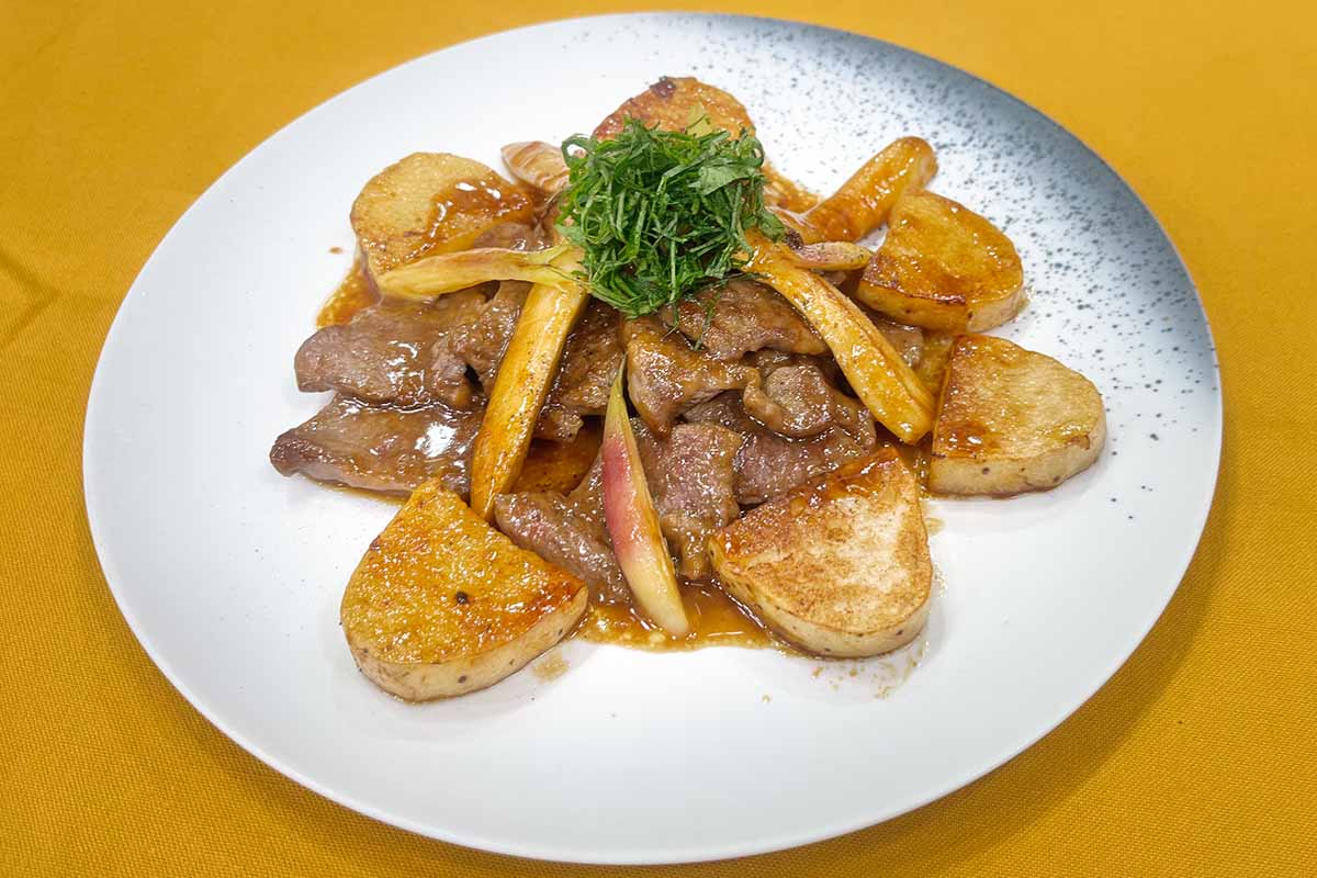 牛肉と長芋の焦がしバター醤油炒め
