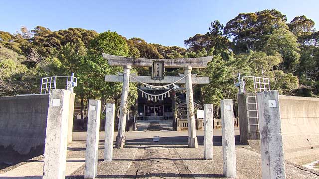 鳴無(おとなし)神社