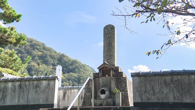 山中鹿之助の墓
