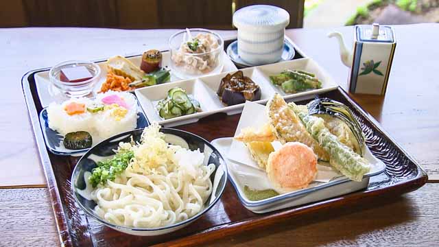 ランチカフェ輪楽