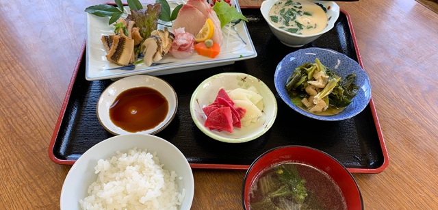 タカにゃん食堂